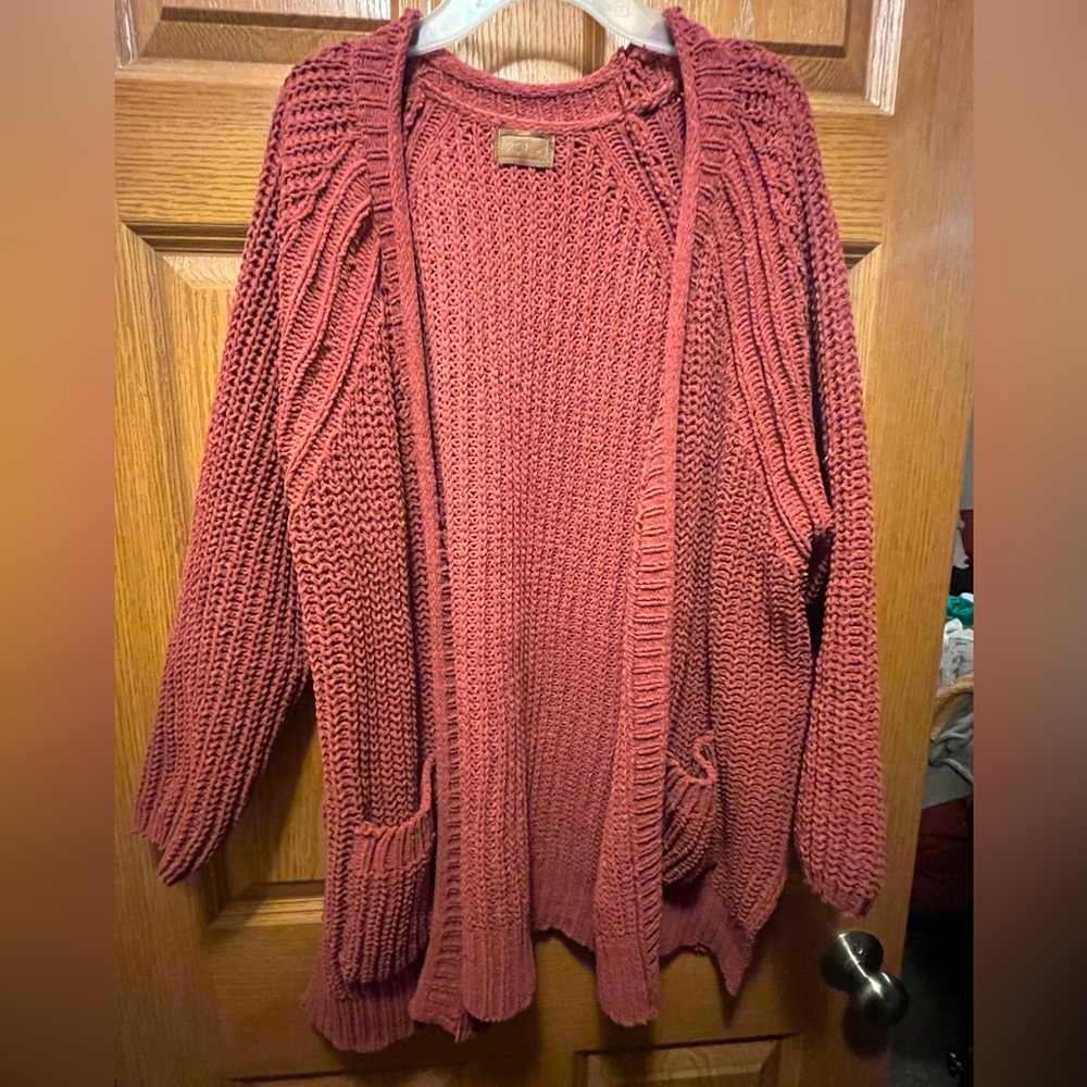 Super soft cardigan bought from a boutique. Only worn once.
